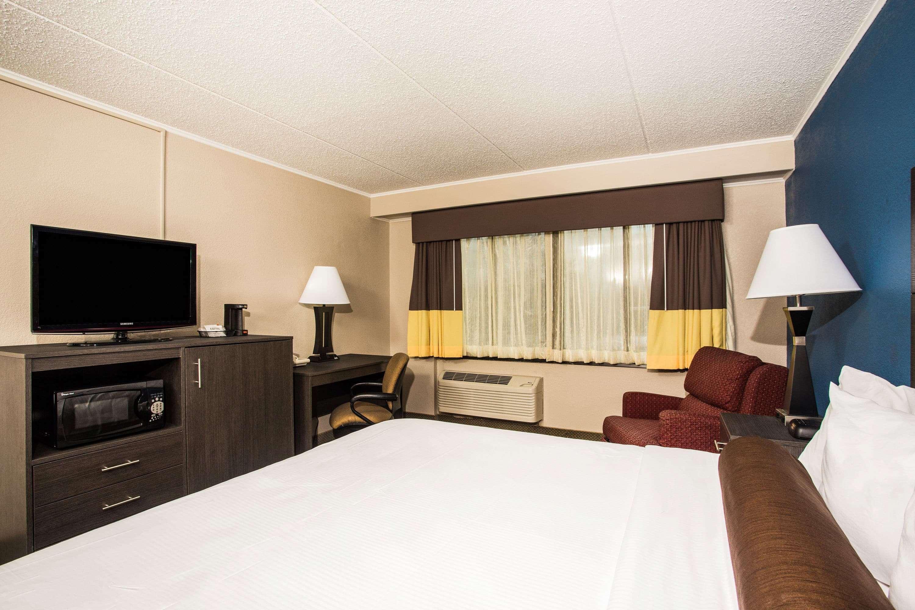 Baymont By Wyndham Appleton Hotel Eksteriør billede
