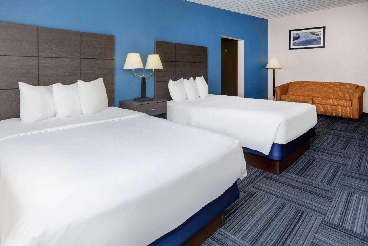 Baymont By Wyndham Appleton Hotel Eksteriør billede