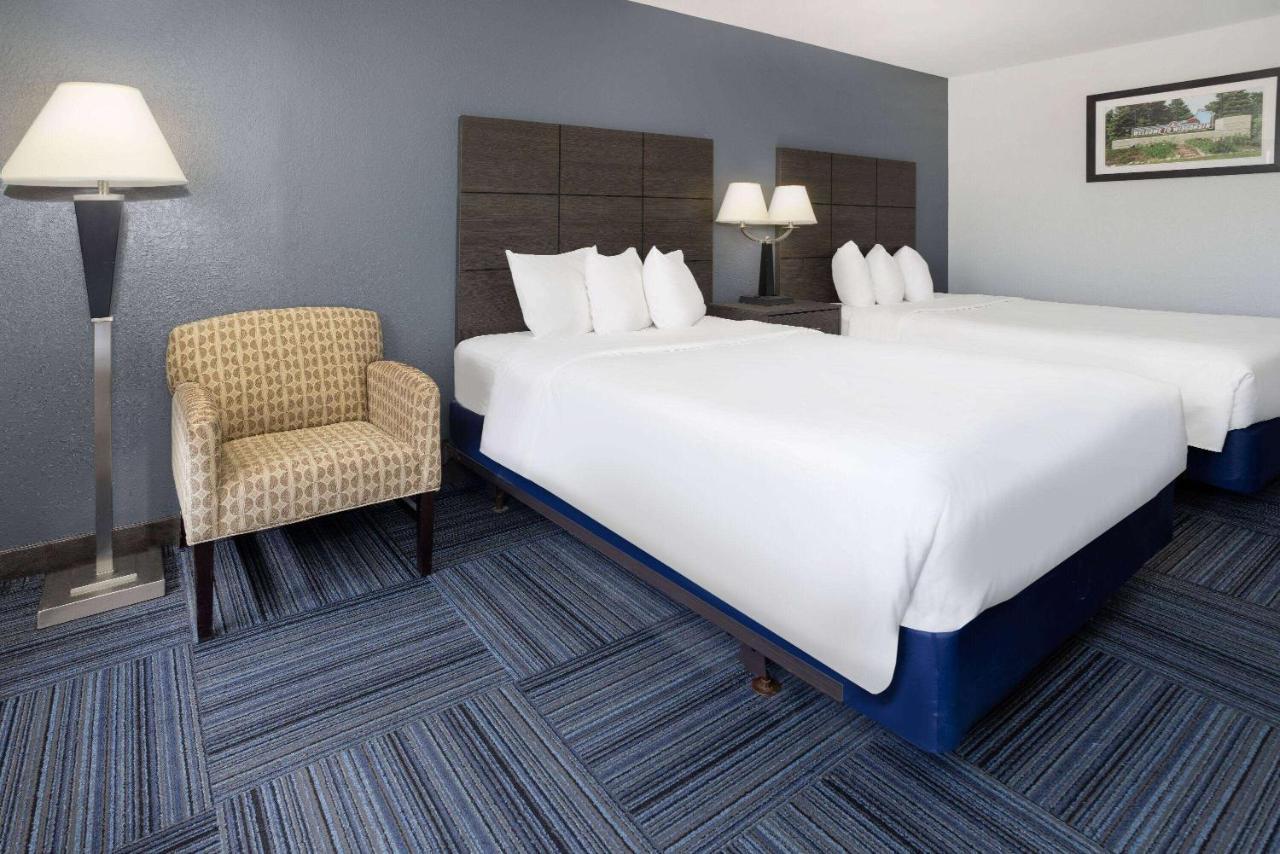 Baymont By Wyndham Appleton Hotel Eksteriør billede